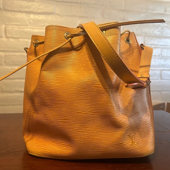 Louis Vuitton Yellow EPI Leather Petit Noe - Picture 2 of 13
